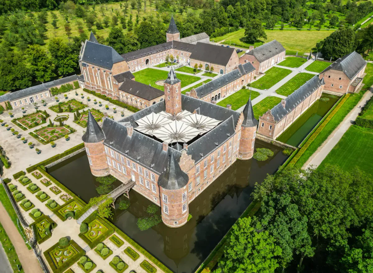 რა ითქვა შატოში?